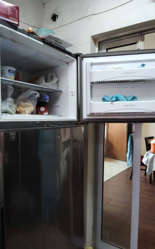 DAWLANCE GREY COLOR FULL SIZE REFRIGERATOR 8