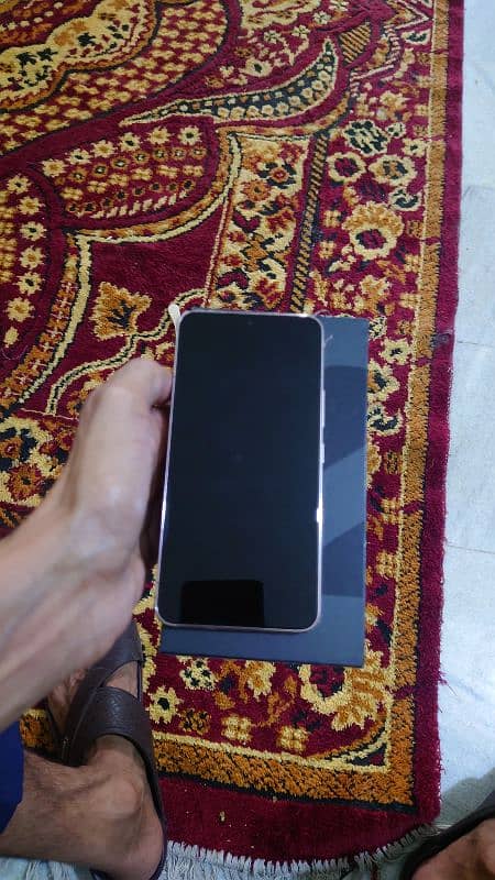 Samsung s22 excellent condition same as new 0