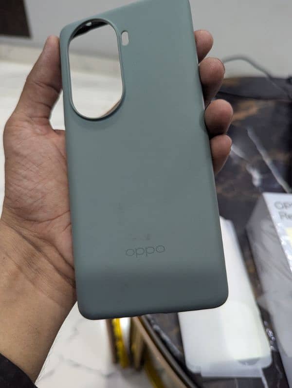 Oppo Reno 11 5G only 2 days use 11 month warranty 9