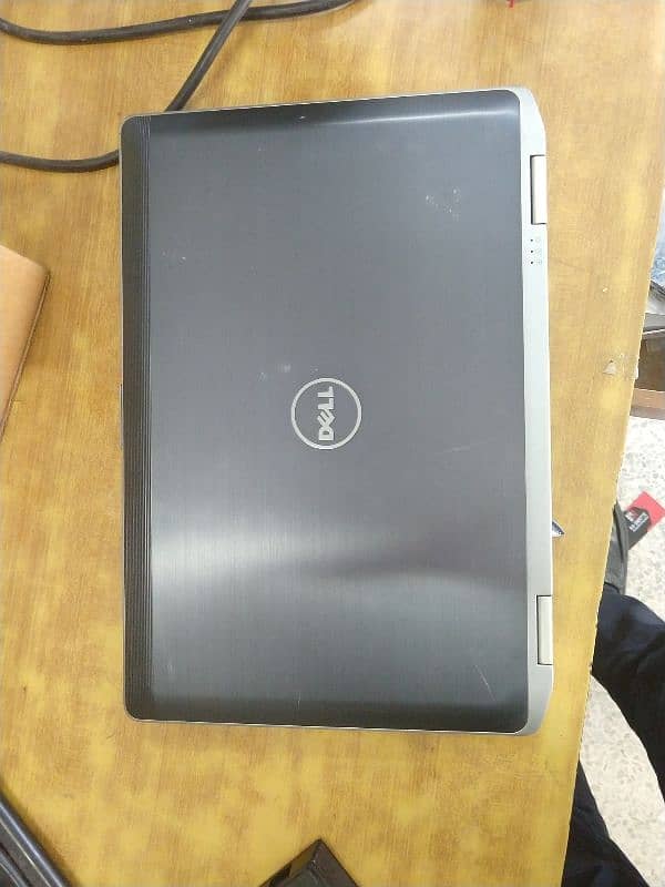 Dell Laptop 3