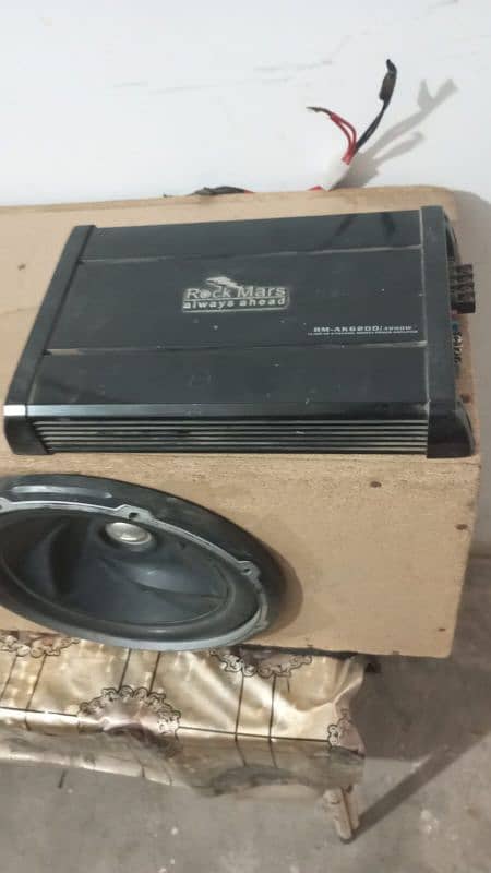 Amplifier with woofer 0