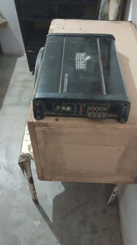 Amplifier with woofer 3