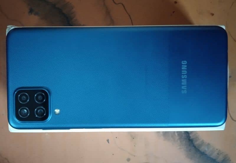 Samsung A12 4/128 3