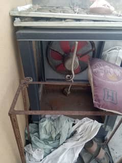 coler bht acha cooling kerta ha. sath stand bi ha