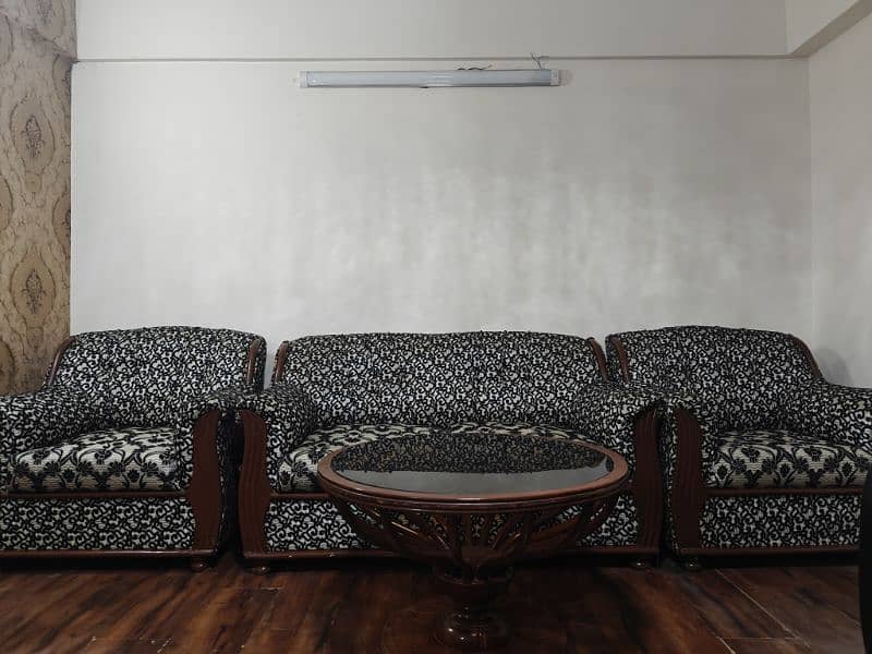 7 seater sofa set with table for sale 5
