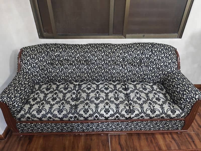 7 seater sofa set with table for sale 10
