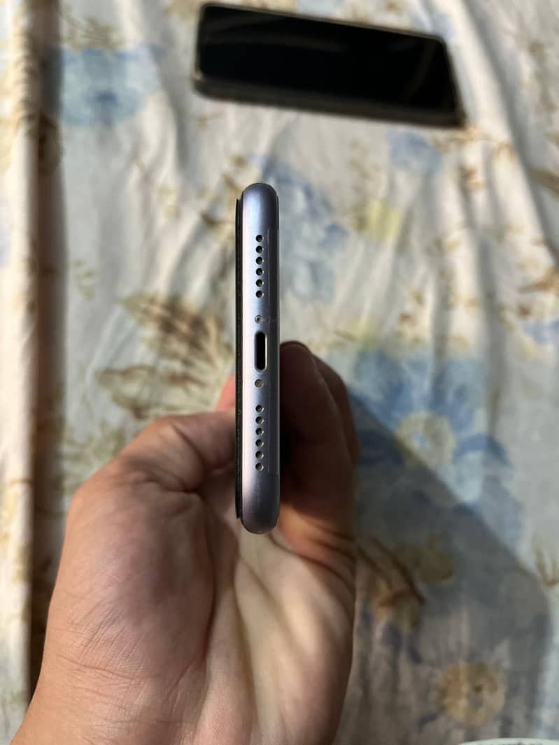 Iphone 11 4