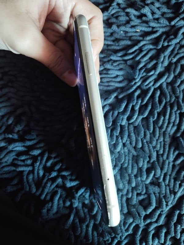 Iphone 11 Waterpack Non PTA 128gb Factory Unlock 75% Battery Health 3