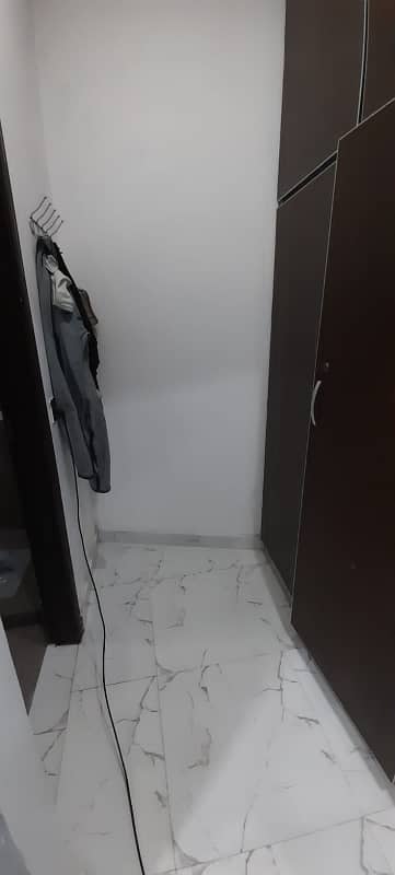 8 MARLA UPPER PORTION AVAILABLE FOR RENT IN DHA RAHBER 11 5