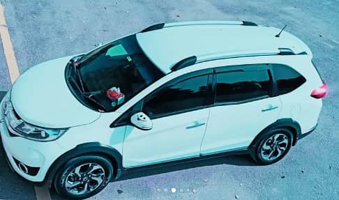 Monthli Basis Rent A Car With Driver / Self Drive Available In Karachi 5