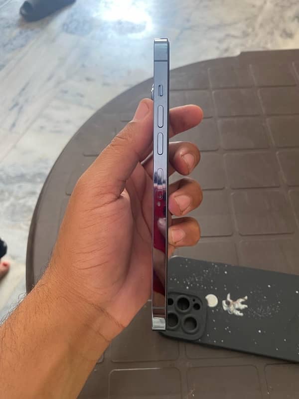 Apple IPhone 13 Pro Max  Storage 256 Gb  LCD Change Battery health 87% 5