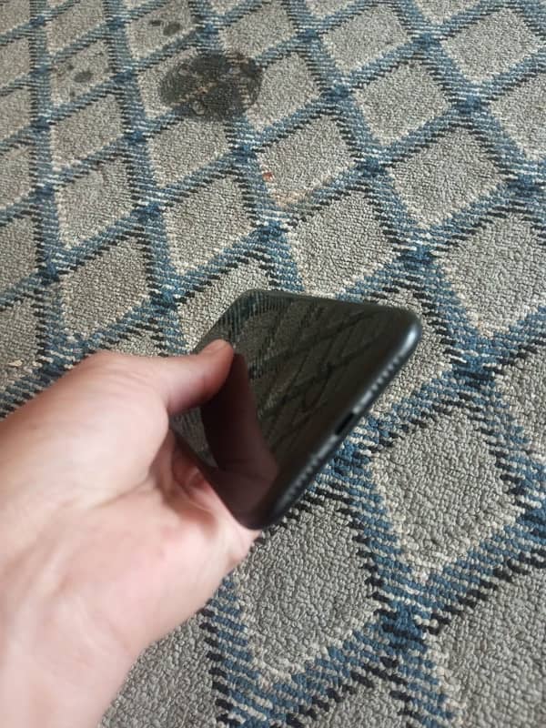 iPhone XR waterproof 2