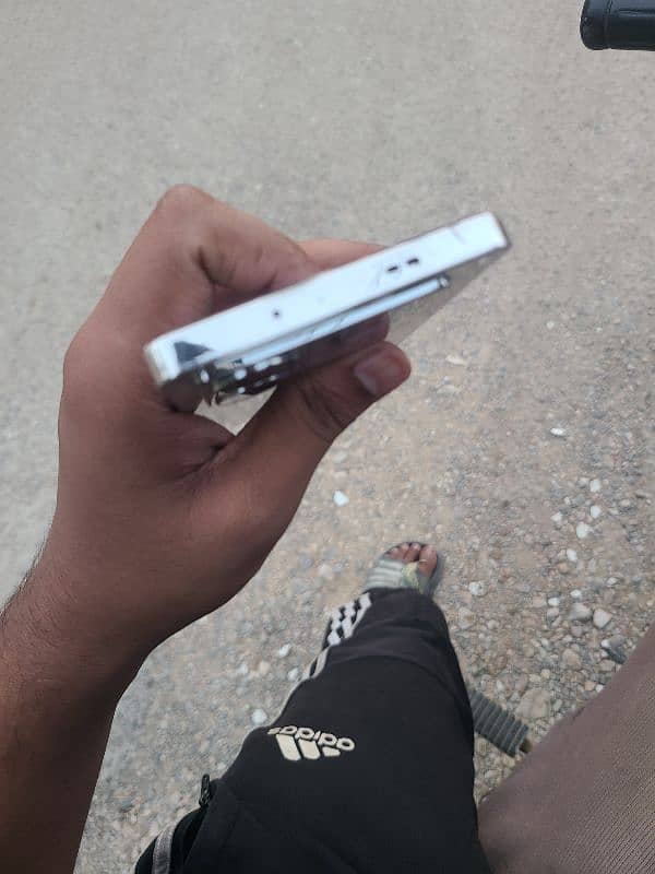 infinix note 40 4