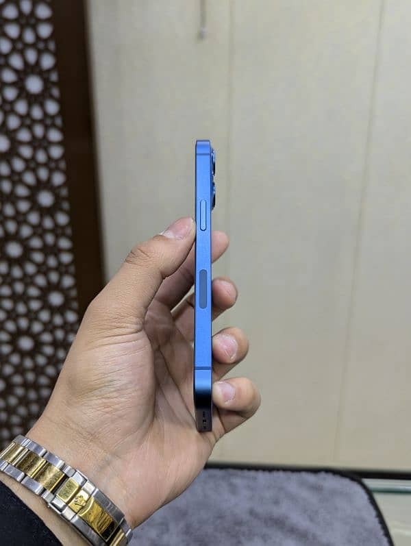 iphone 13  -  Factory Unlock 3