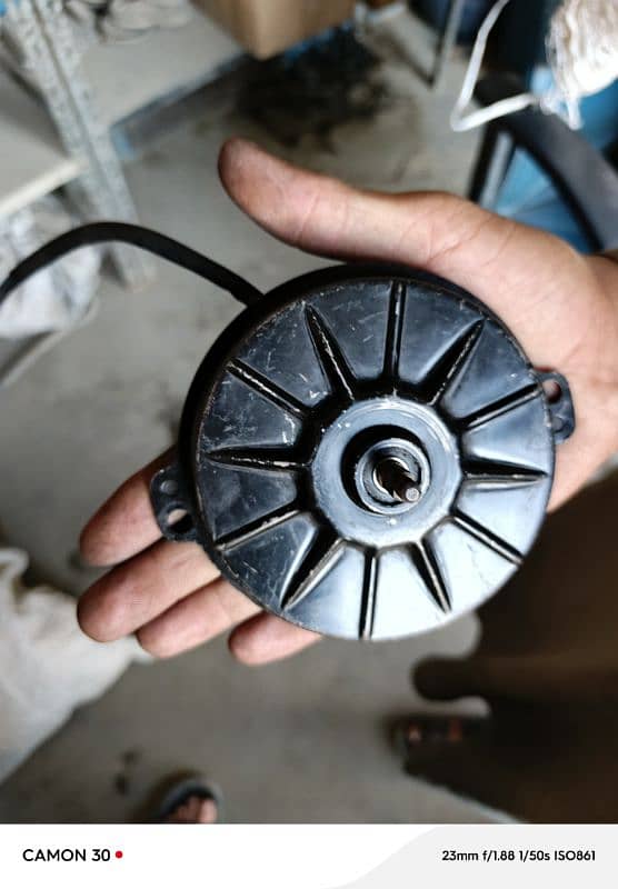 DC 12 volt Panasonic motor 1