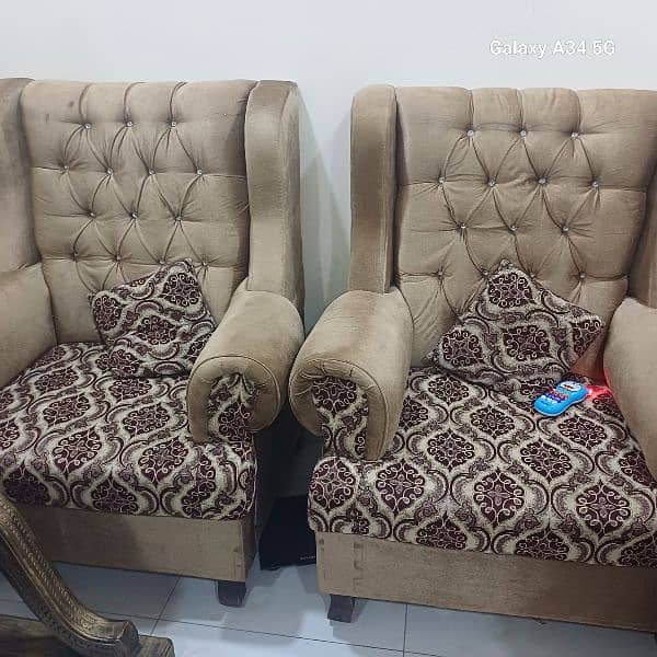 5 seater slightly used sofa set for sale 0