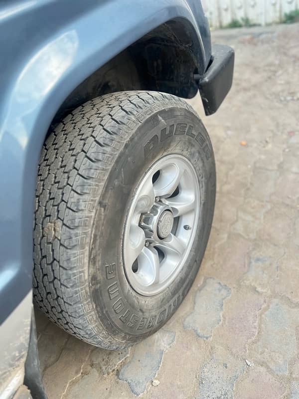 Mitsubishi Pajero 1989 6