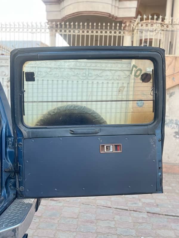 Mitsubishi Pajero 1989 7