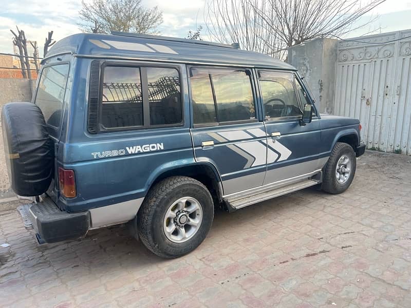 Mitsubishi Pajero 1989 8