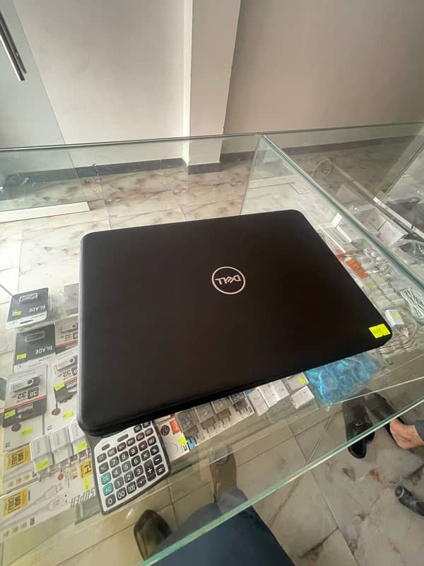 Dell latitude 3300 1