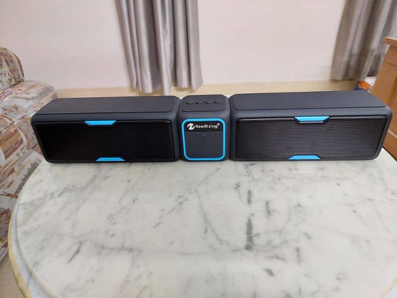 Bluetooth speakers and portable sound bar NewRixing NR-7015 15