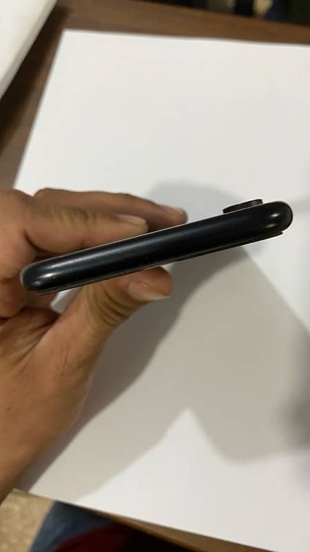 Iphone XR 64 gb pta approved 3