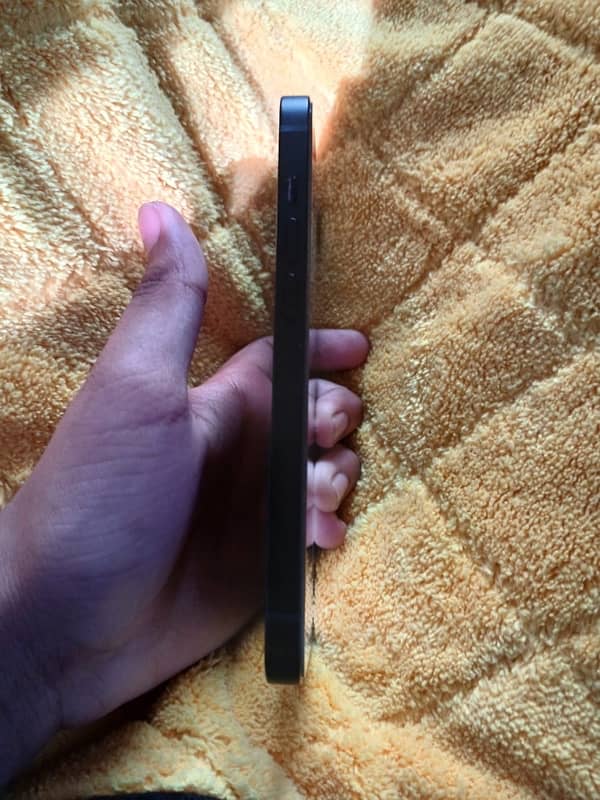 iPhone 14 jv 128 gb box open 2