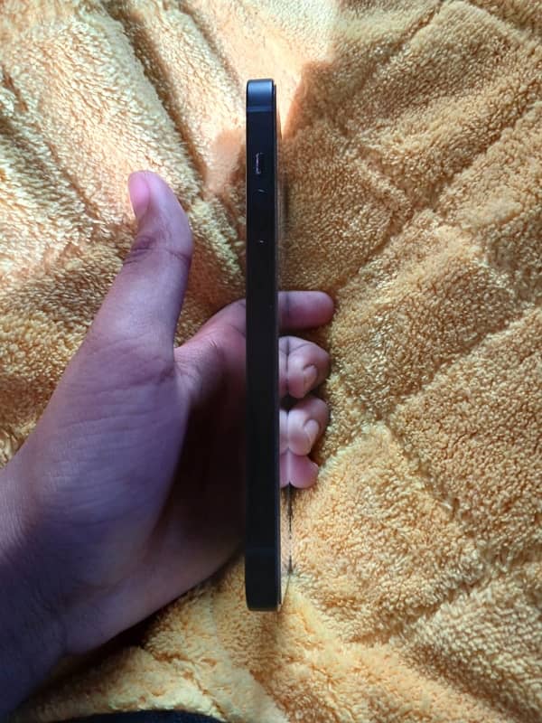 iPhone 14 jv 128 gb box open 3