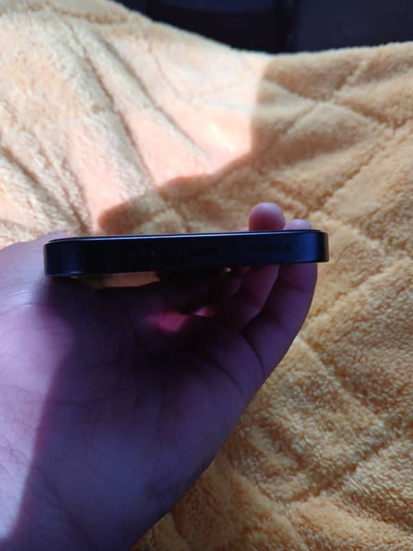 iPhone 14 jv 128 gb box open 6