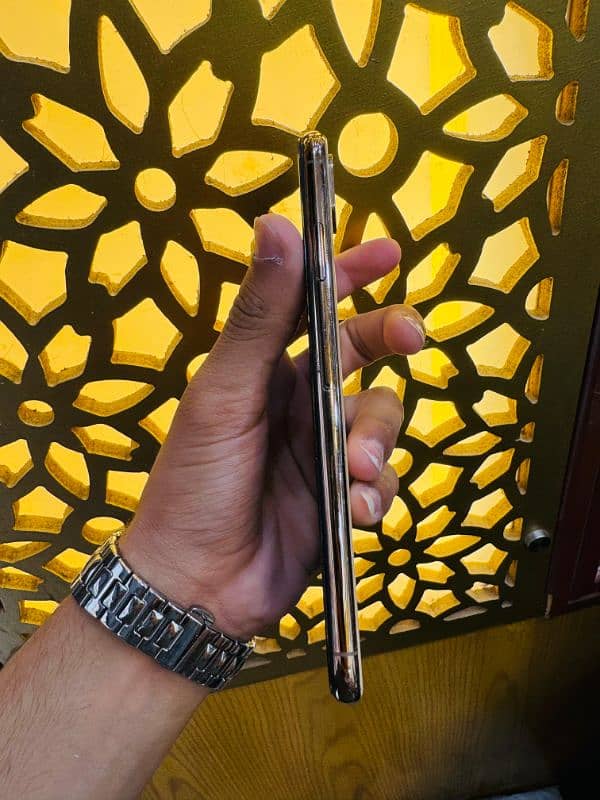 iPhone Xs Max 5