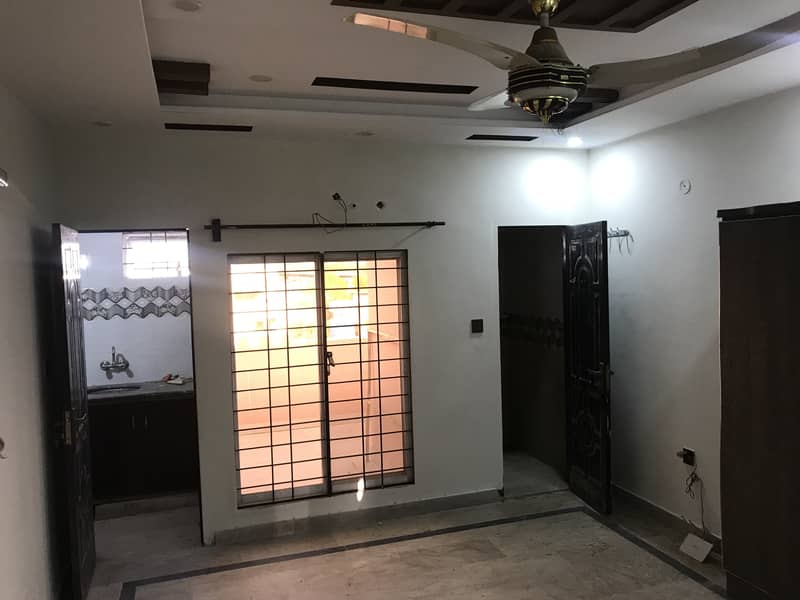 1 Marla Office For Rent On 3rd Floor In Lahore Model Town Block -L 2