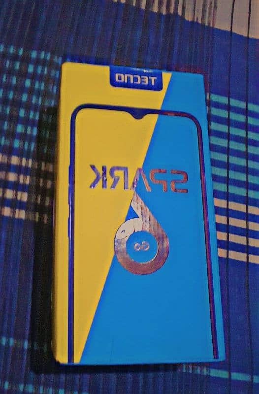 techo spark 6 go 4