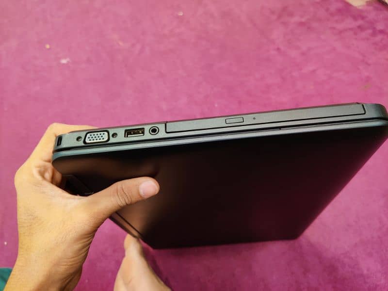 Dell Latitude E5440 Core i7 4th Gen | 256gb ssd | 14" Display 1