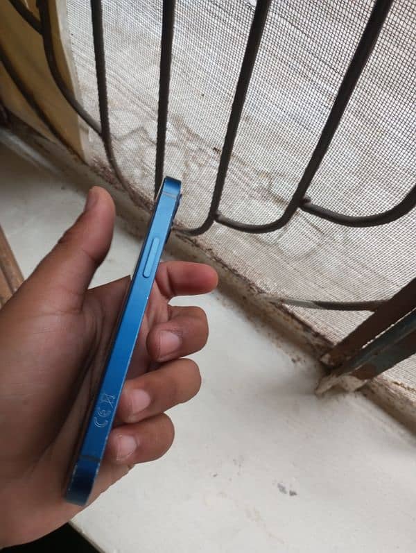 iPhone 12 mini screen crack but 100 % working 3