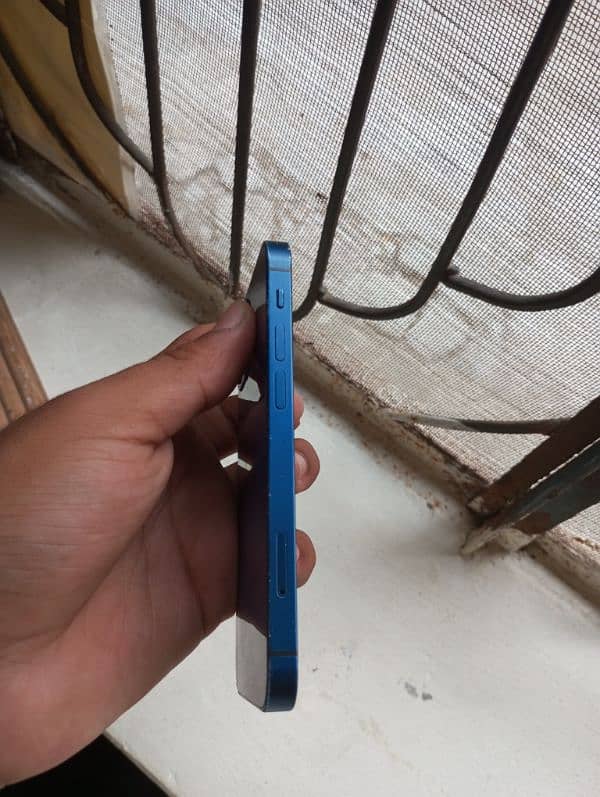 iPhone 12 mini screen crack but 100 % working 4