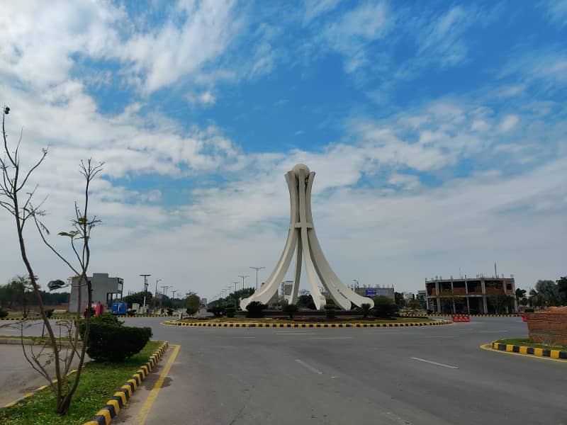 3 MARLA PLOT ON MAP OR INCLUDED DEVELOPMENT CHARGES AVAILABLE FOR SALE IN NEW LAHORE CITY 2