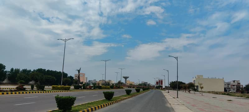 3 MARLA PLOT ON MAP OR INCLUDED DEVELOPMENT CHARGES AVAILABLE FOR SALE IN NEW LAHORE CITY 3