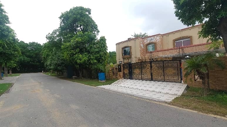 DHA Phase 8 - Ex Park View House Sized 4 Kanal 2