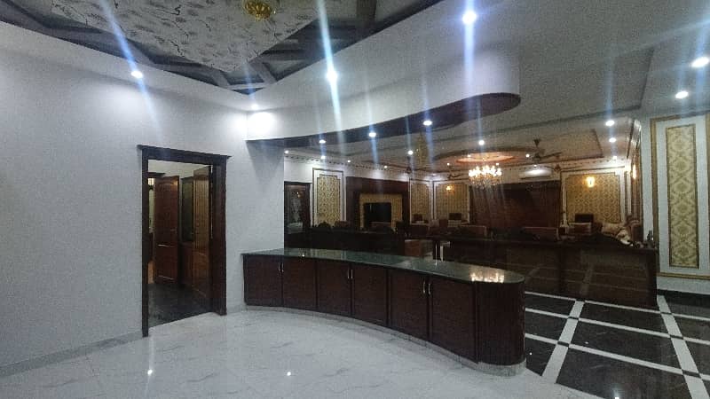 DHA Phase 8 - Ex Park View House Sized 4 Kanal 13