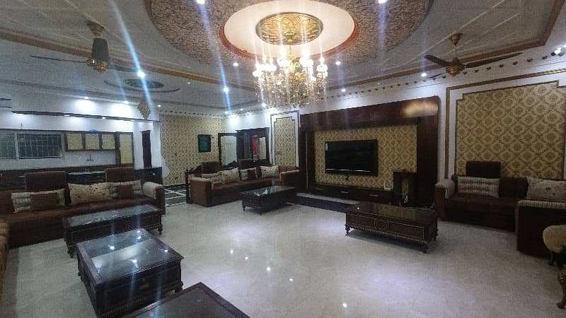 DHA Phase 8 - Ex Park View House Sized 4 Kanal 15