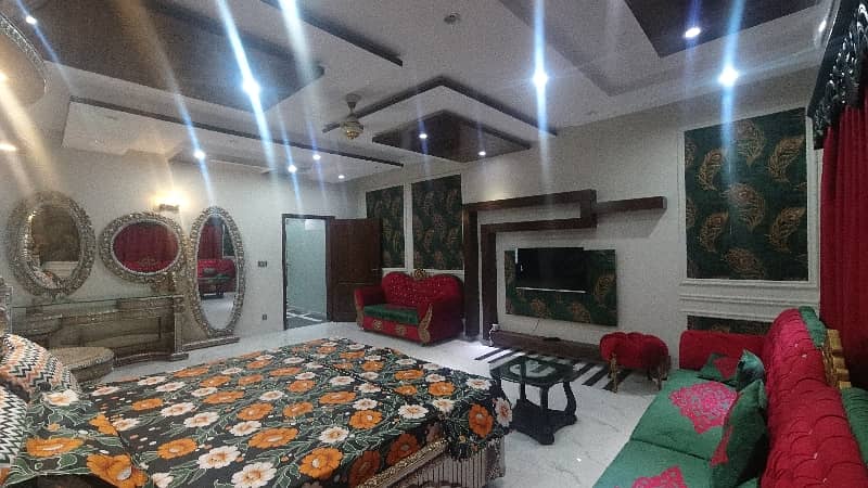 DHA Phase 8 - Ex Park View House Sized 4 Kanal 17