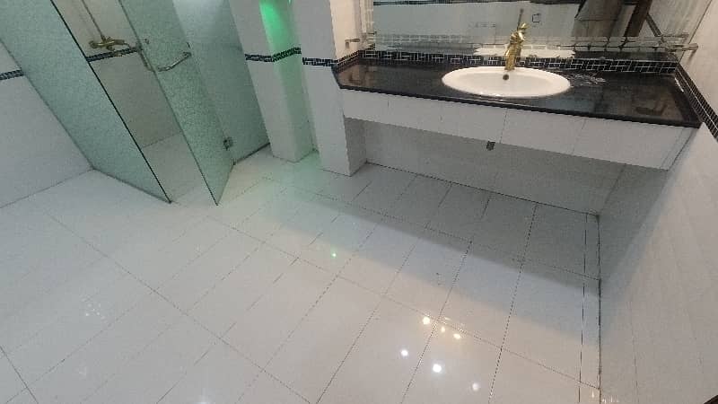 DHA Phase 8 - Ex Park View House Sized 4 Kanal 18