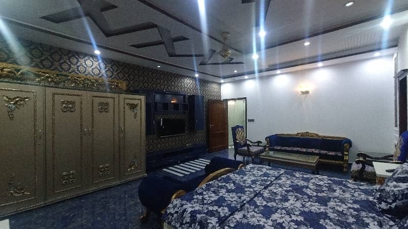 DHA Phase 8 - Ex Park View House Sized 4 Kanal 21