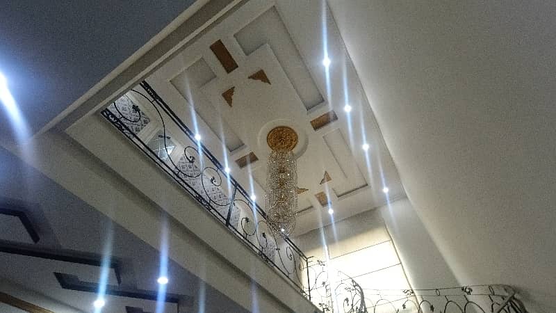DHA Phase 8 - Ex Park View House Sized 4 Kanal 23