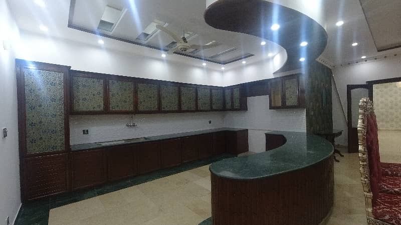 DHA Phase 8 - Ex Park View House Sized 4 Kanal 26