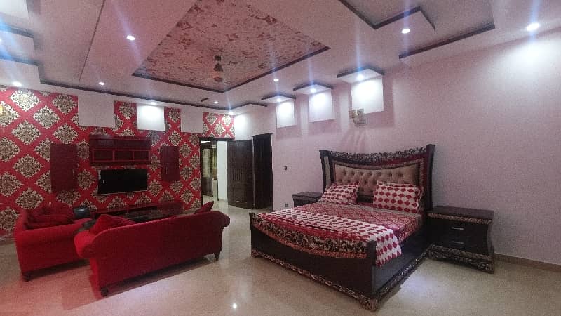 DHA Phase 8 - Ex Park View House Sized 4 Kanal 37