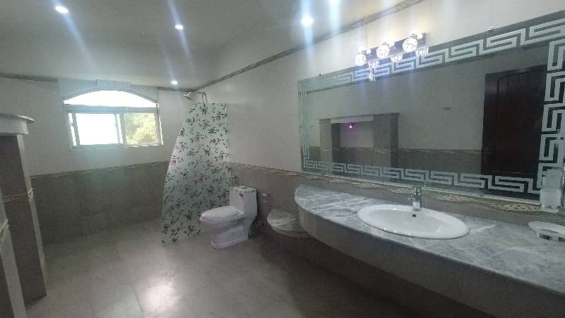 DHA Phase 8 - Ex Park View House Sized 4 Kanal 41