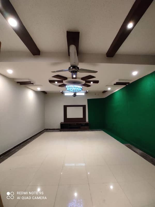 Lower porshan for rent in Gulashan abad 0