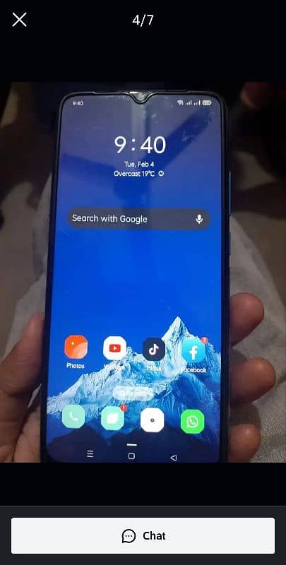oppo mobile hy ghur ke usd ka set hy ledes ke hath pe chalawa 1