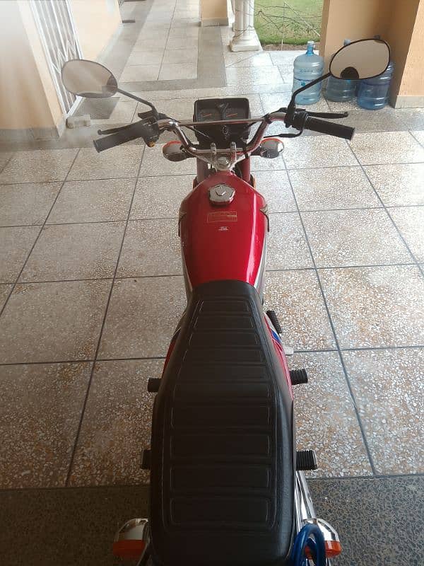 I want to sell my honda cd125 model 2023 in lush condition 2
